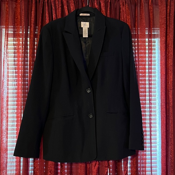 Emma James Elegant Black Blazer - Picture 1 of 4
